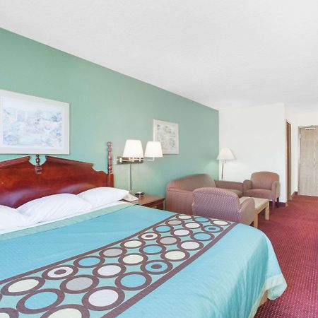 Motel Super 8 By Wyndham Kennett Exteriér fotografie