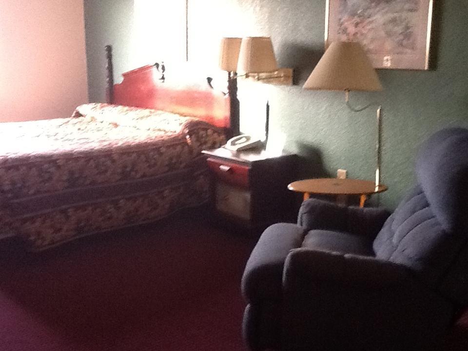 Motel Super 8 By Wyndham Kennett Exteriér fotografie
