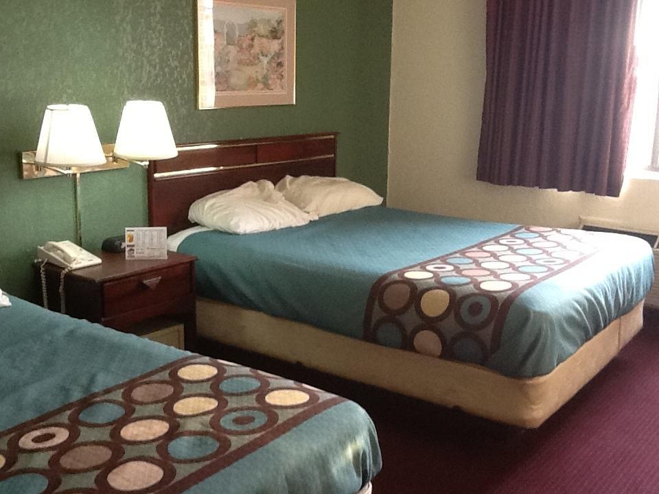 Motel Super 8 By Wyndham Kennett Exteriér fotografie