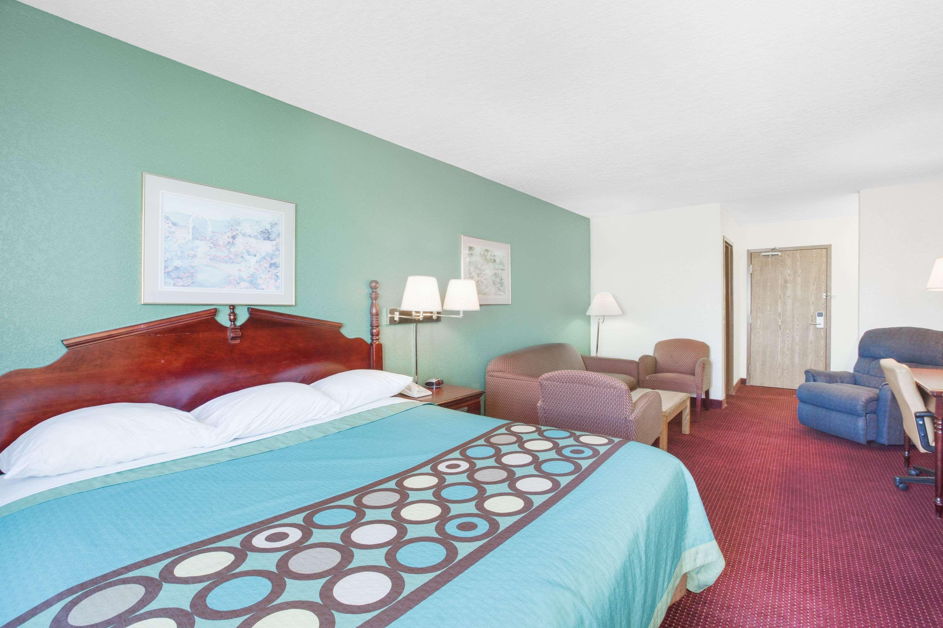 Motel Super 8 By Wyndham Kennett Exteriér fotografie