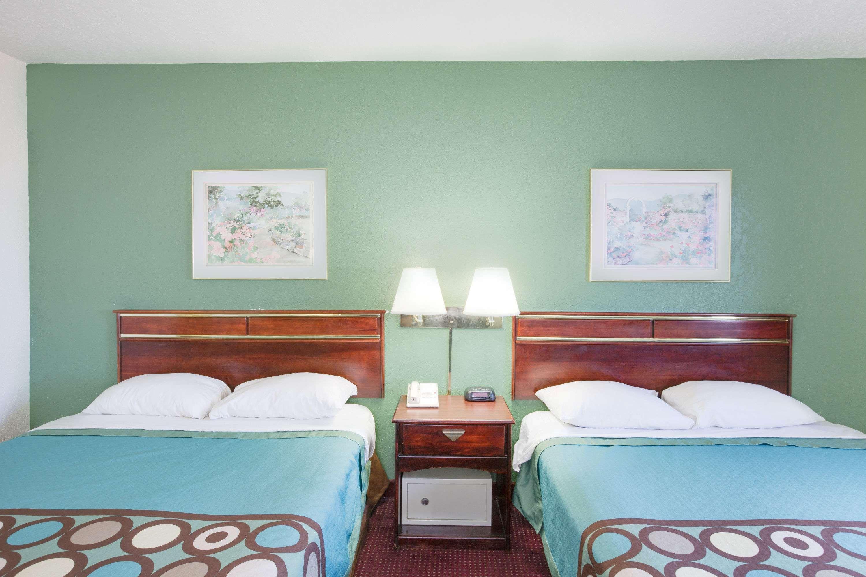 Motel Super 8 By Wyndham Kennett Exteriér fotografie