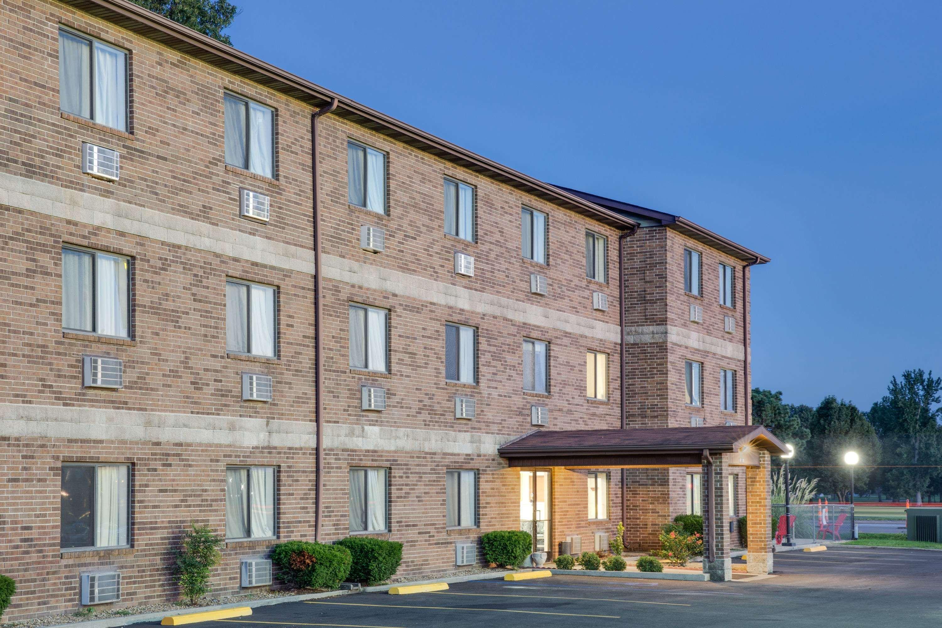 Motel Super 8 By Wyndham Kennett Exteriér fotografie